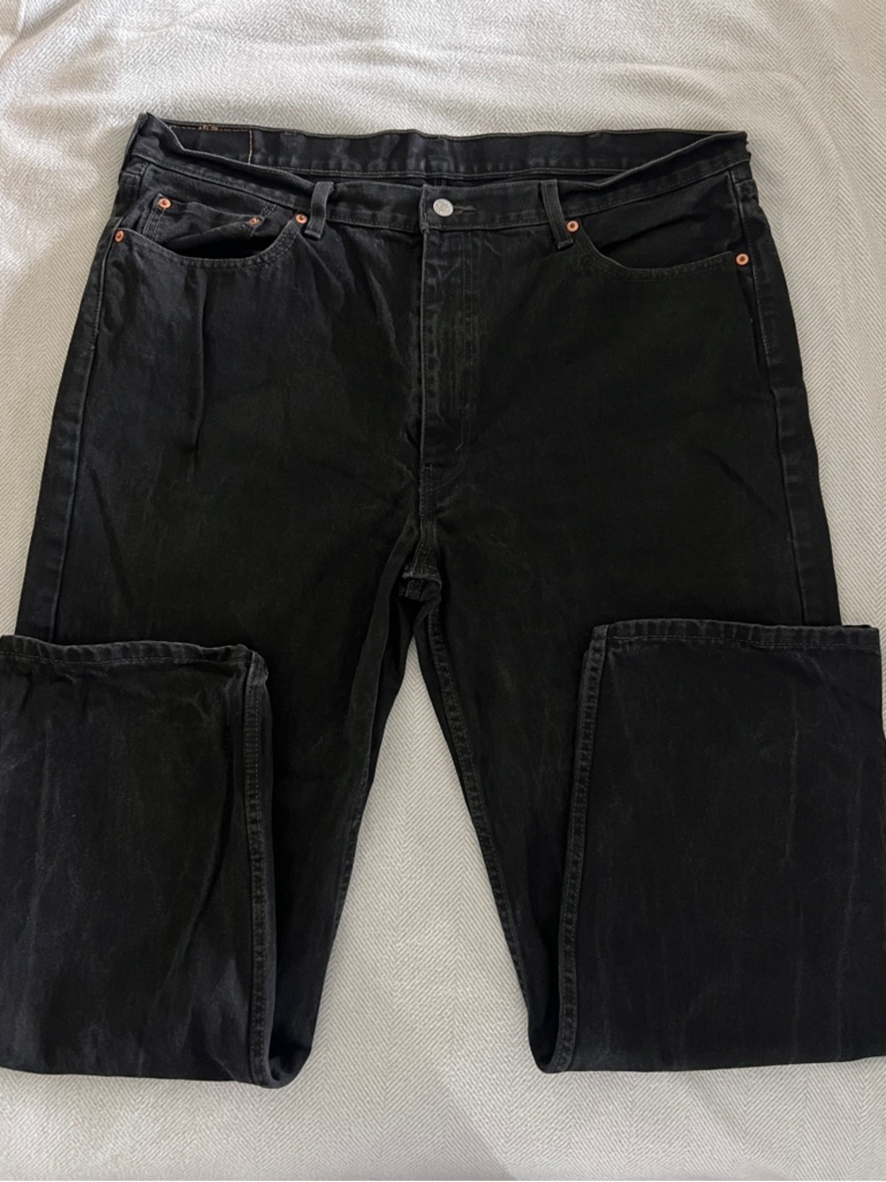 Levi's Black Denim 550 Relaxed Fit Jeans - Picture 2 of 4